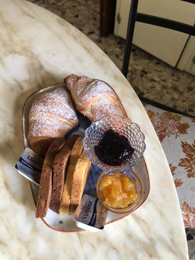 Casa Cambini Bed & Breakfast Marina di Massa Ngoại thất bức ảnh